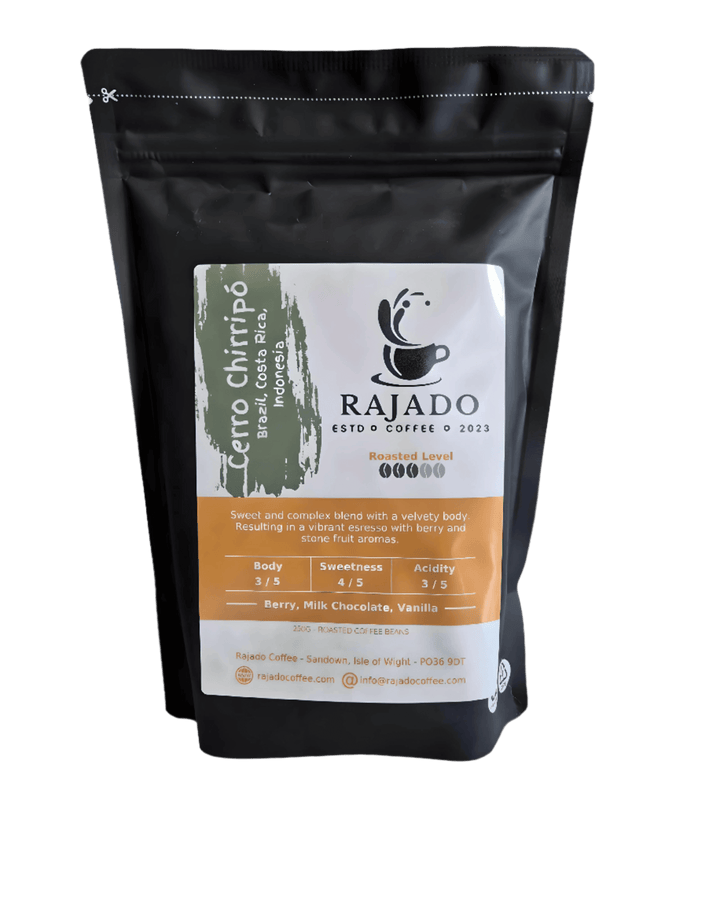 Coffee Blend & Biscuit Break pack featuring Cerro Chiripo coffee with tasting notes of berry and milk chocolate.