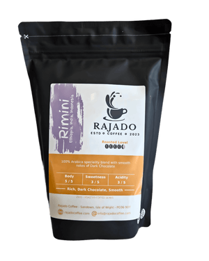 Coffee Blend & Biscuit Break pack featuring Rajado's Rimini 100% Arabica coffee with dark chocolate notes.